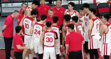 皇冠体育-杨瀚森缺席，中国男篮翻盘！球员评分出炉：5人获高分，3人不及格