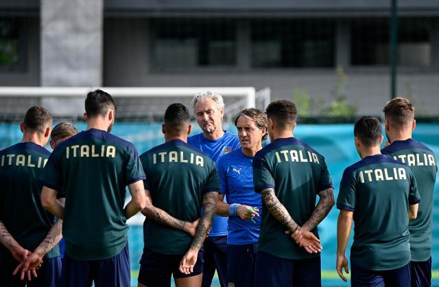 Mancini-Italy-training.jpg